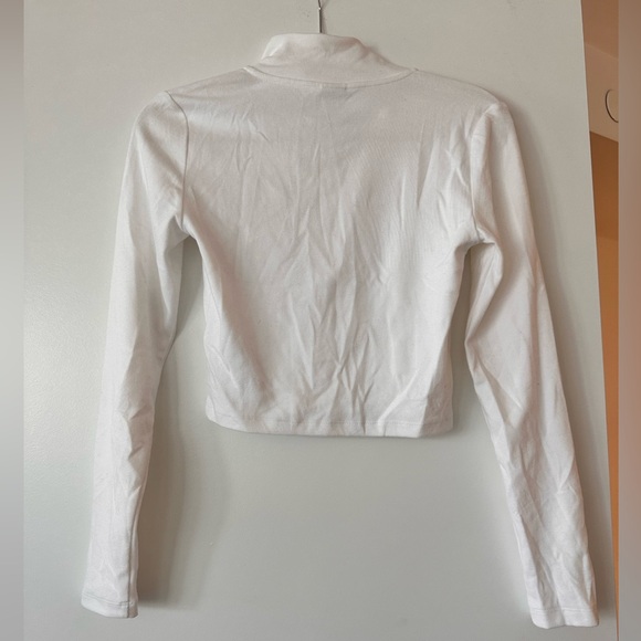 Aritzia Sunday Best Cropped Quarter Zip Top - Picture 3 of 3